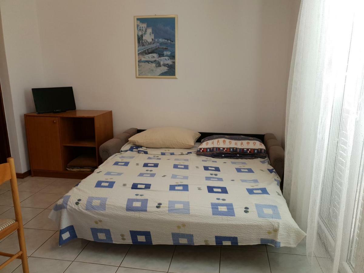 Apartments L.Z. Starigrad Paklenica Exteriör bild
